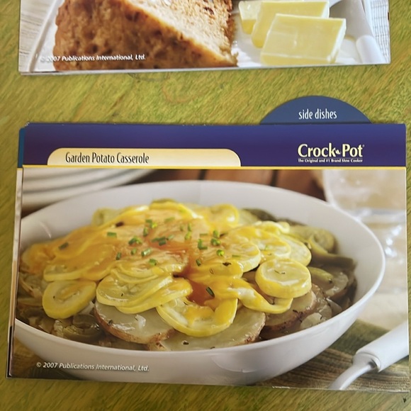 CROCK POT RECIPES + TIN - Picture 4 of 9